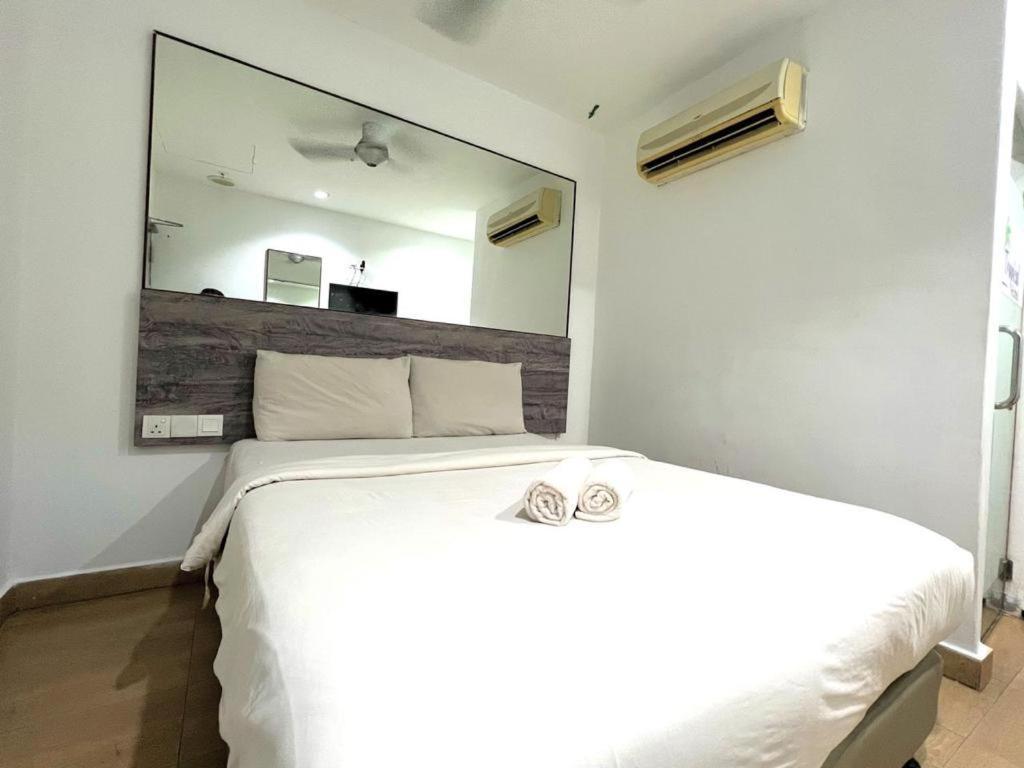 Tropical Hotel Kota Damansara Petaling Jaya Esterno foto